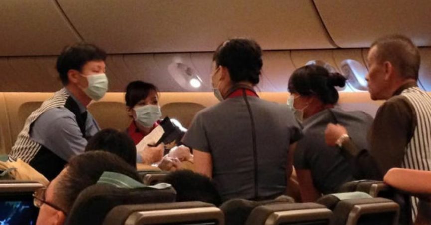 हवा में पैदा हुआ ये बच्चा अब ज़िंदगीभर मुफ्त में हवाई यात्रा करेगा