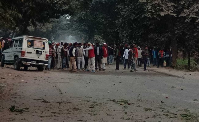 गाजीपुर : मोदी की रैली के बाद विरोध प्रदर्शन के बाद पत्थरबाजी में पुलिस कॉन्स्टेबल की मौत - बेटे ने कहा पुलिस सुरक्षित नहीं