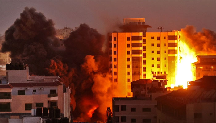 गाजा में स्वास्थ्य विभाग की इमारत पर इजरायली हवाई हमले