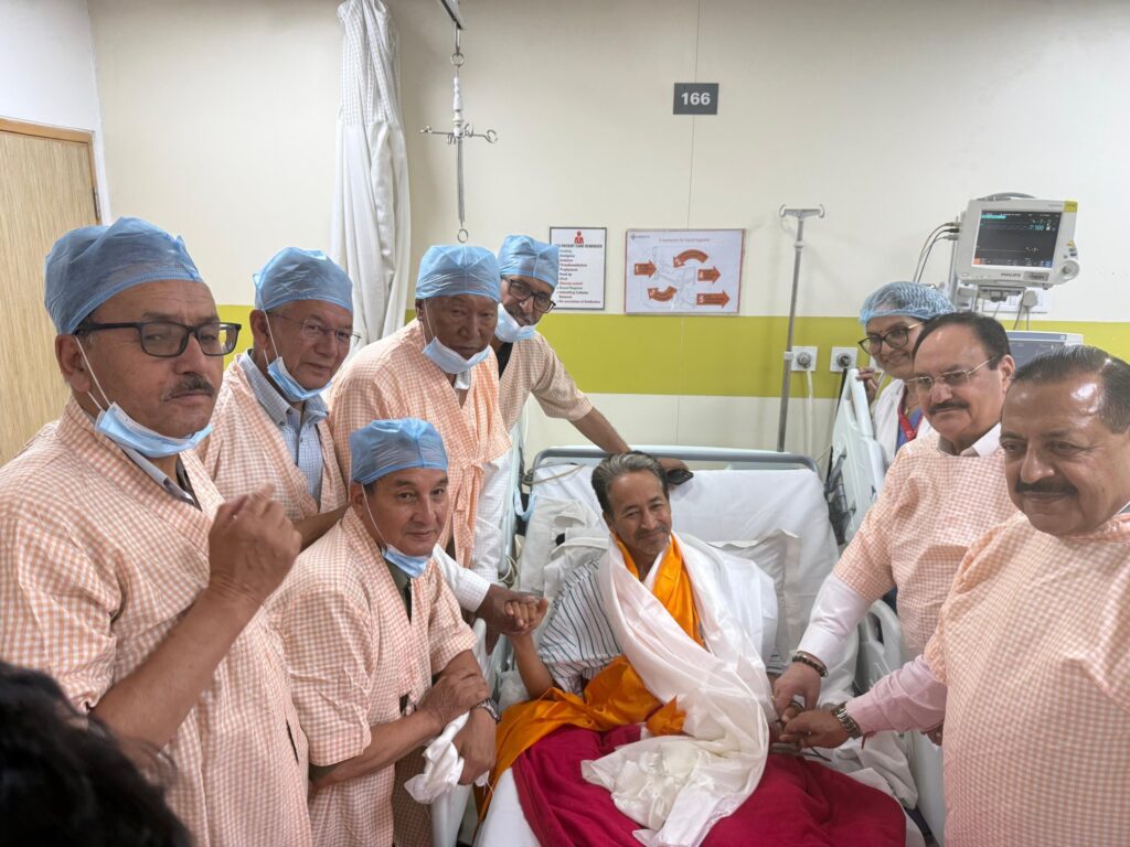 प्रधानमंत्री मोदी ने सोनम वांगचुक से क्या अनुरोध किया, जब उन्होंने अपनी भूख हड़ताल खत्म की?